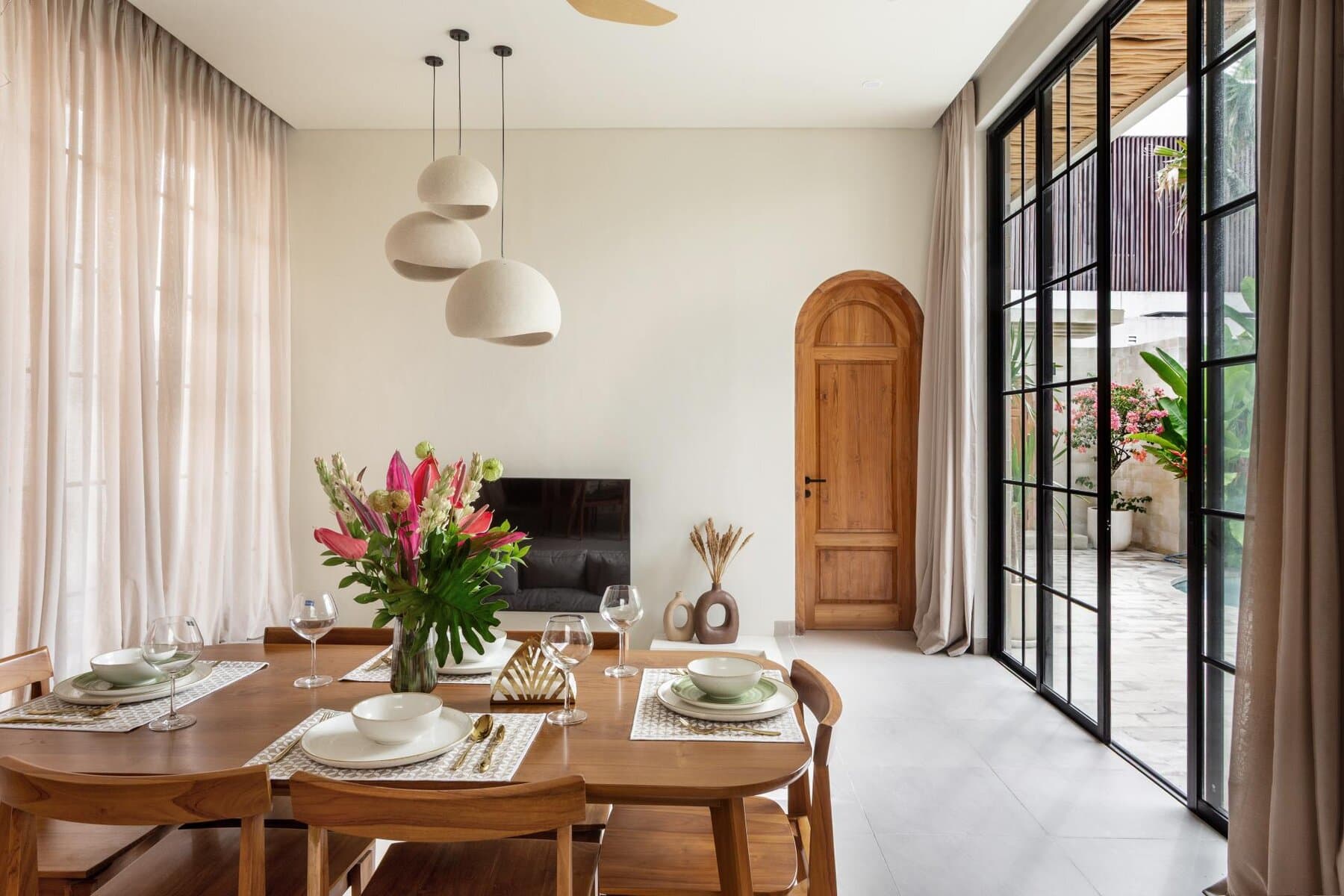 Turistik ərazidə okeandan 450 m məsafədə yeni villa!, 2 yataq otağı, 102 m²